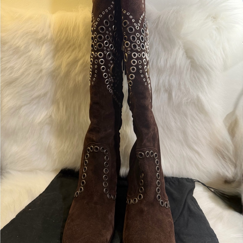 Vintages Dolce & Gabbana Brown Suede
Butterfly Rivet Heeled Boots 👢 🤎 - Picture 3 of 17